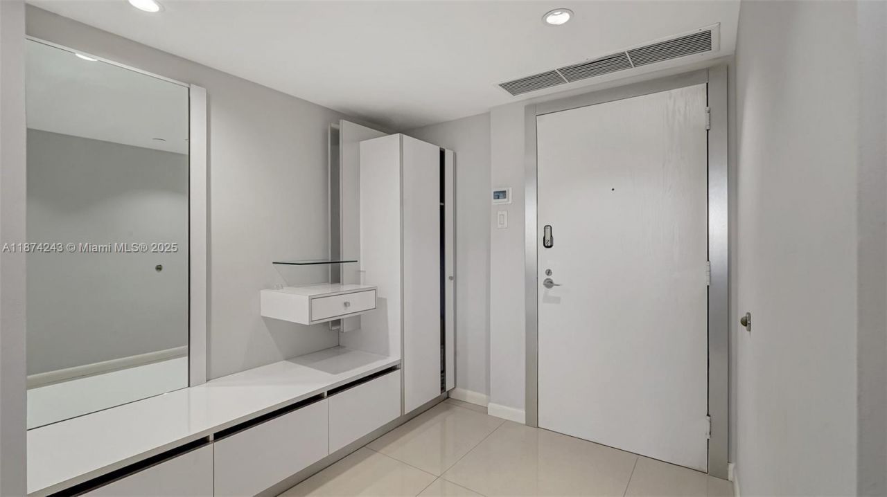 3598 Yacht Club Dr, Unit 1901, Aventura, FL 33180 Photo