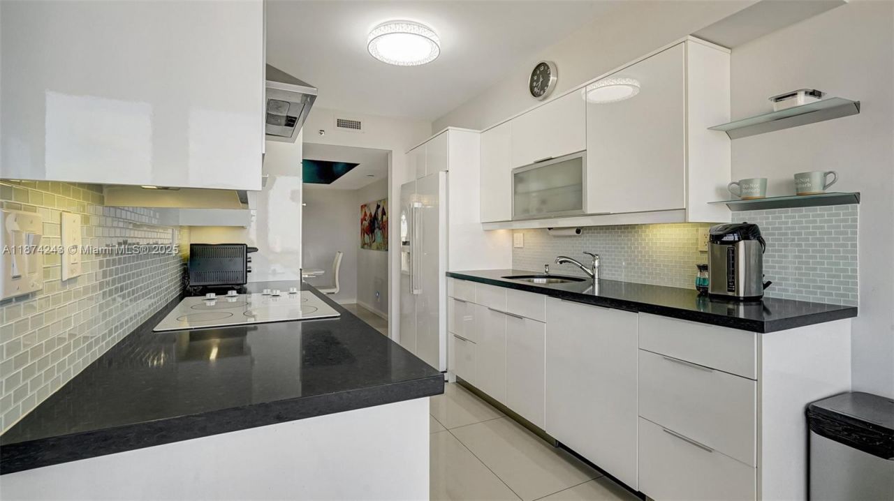 3598 Yacht Club Dr, Unit 1901, Aventura, FL 33180 Photo