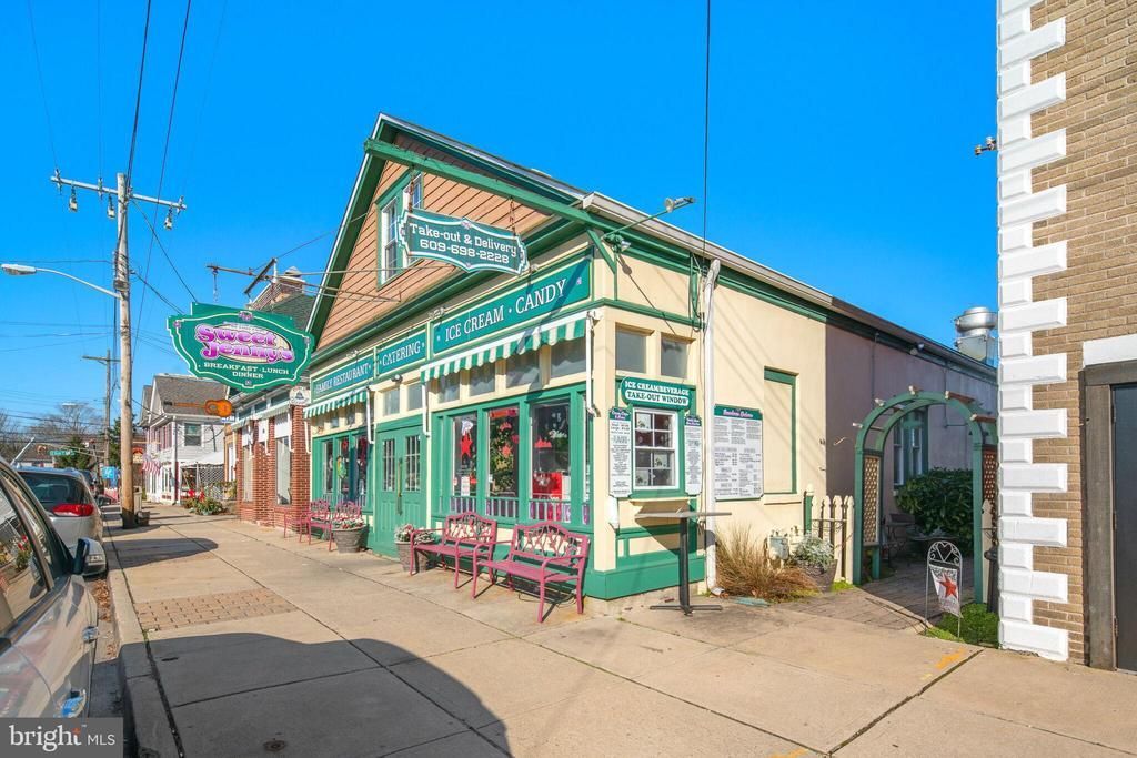 688 E Bay Avenue, Barnegat, NJ 08005 Main Photo