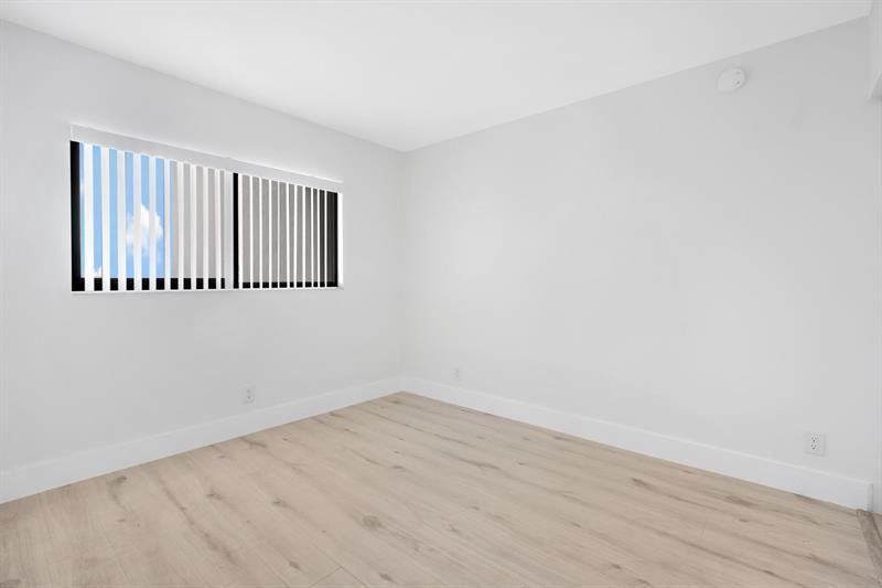 2200 S Cypress Bend Drive, Unit 805, Pompano Beach, FL 33069 Photo