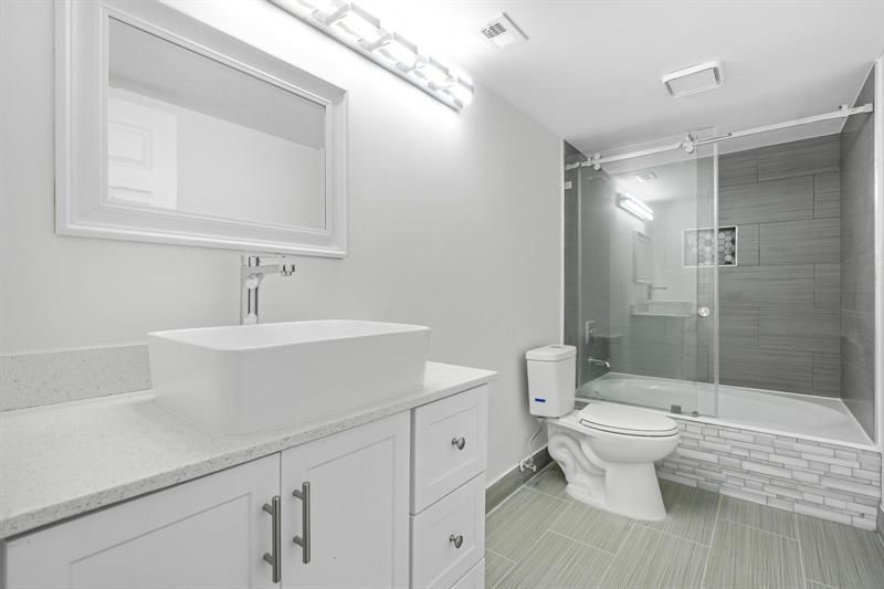 2200 S Cypress Bend Drive, Unit 805, Pompano Beach, FL 33069 Photo