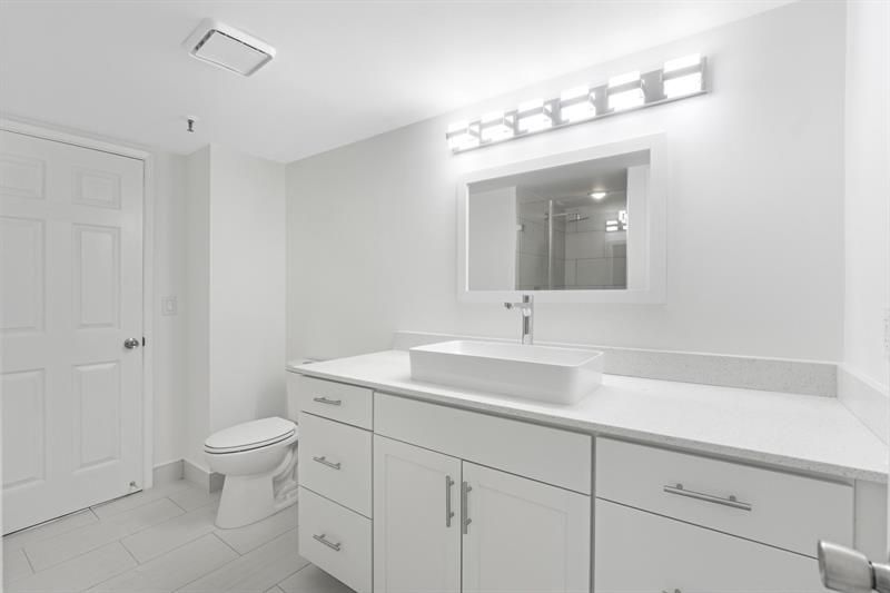 2200 S Cypress Bend Drive, Unit 805, Pompano Beach, FL 33069 Photo