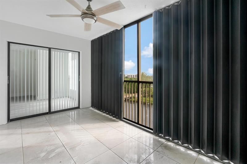 2200 S Cypress Bend Drive, Unit 805, Pompano Beach, FL 33069 Photo