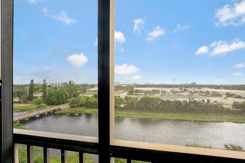 2200 S Cypress Bend Drive, Unit 805, Pompano Beach, FL 33069 Photo