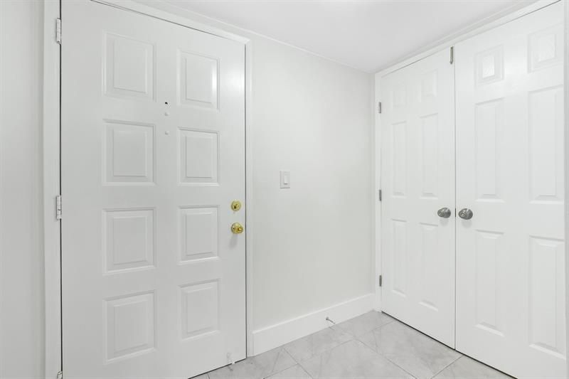 2200 S Cypress Bend Drive, Unit 805, Pompano Beach, FL 33069 Photo