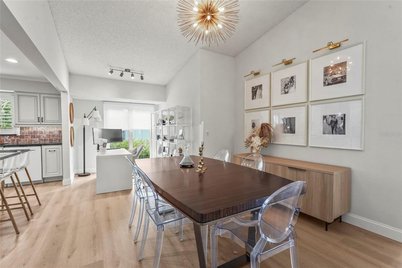 7845 Pine Trace Drive, Sarasota, FL 34243 Photo