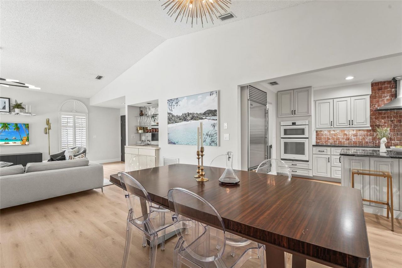 7845 Pine Trace Drive, Sarasota, FL 34243 Photo