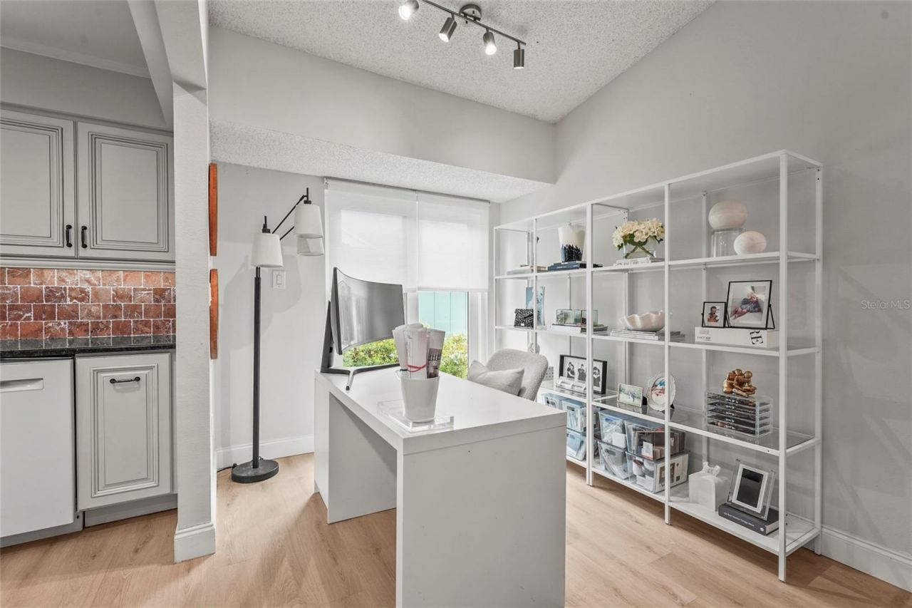 7845 Pine Trace Drive, Sarasota, FL 34243 Photo