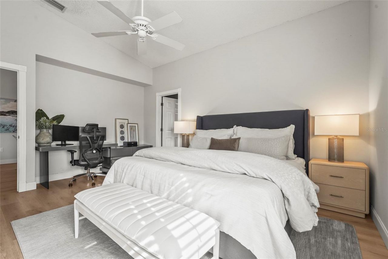 7845 Pine Trace Drive, Sarasota, FL 34243 Photo