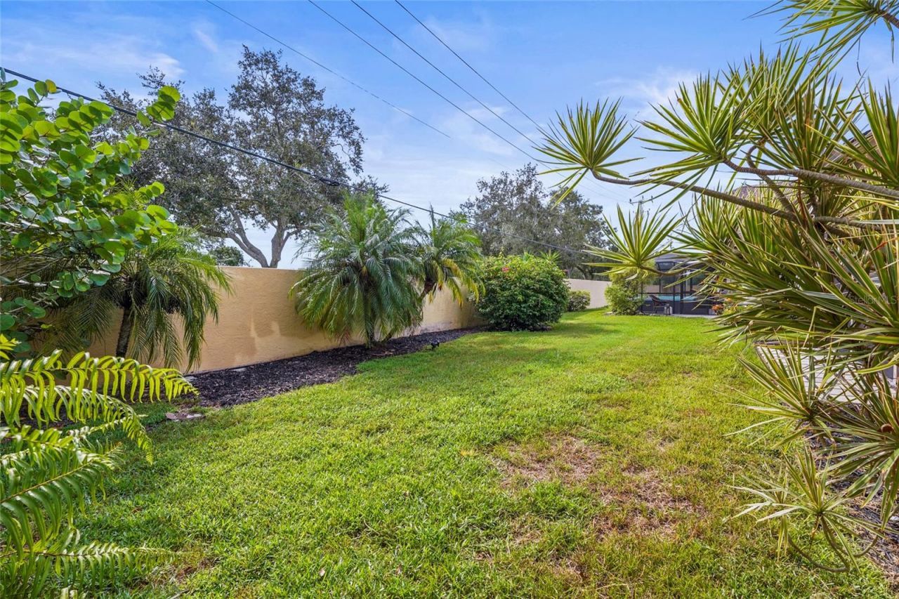 7845 Pine Trace Drive, Sarasota, FL 34243 Photo