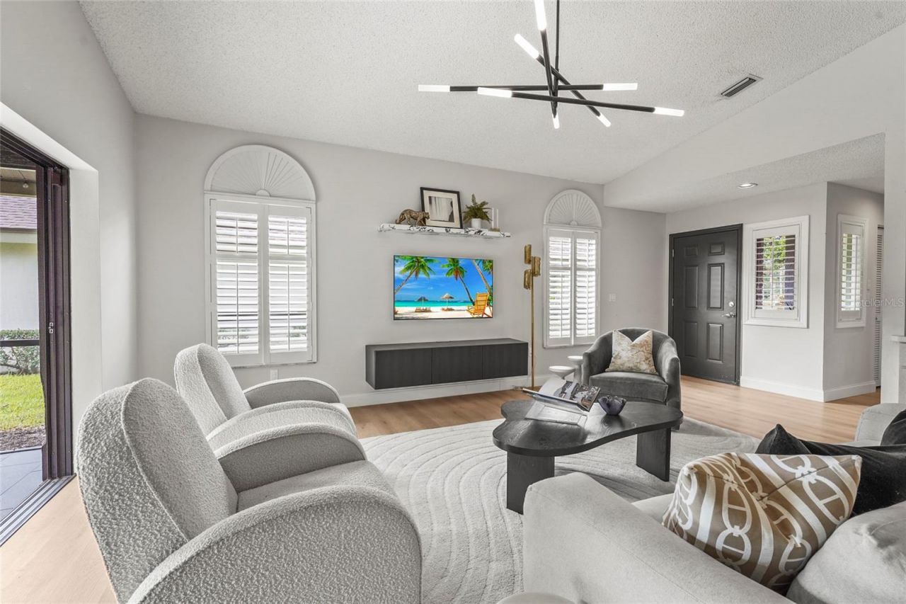 7845 Pine Trace Drive, Sarasota, FL 34243 Photo