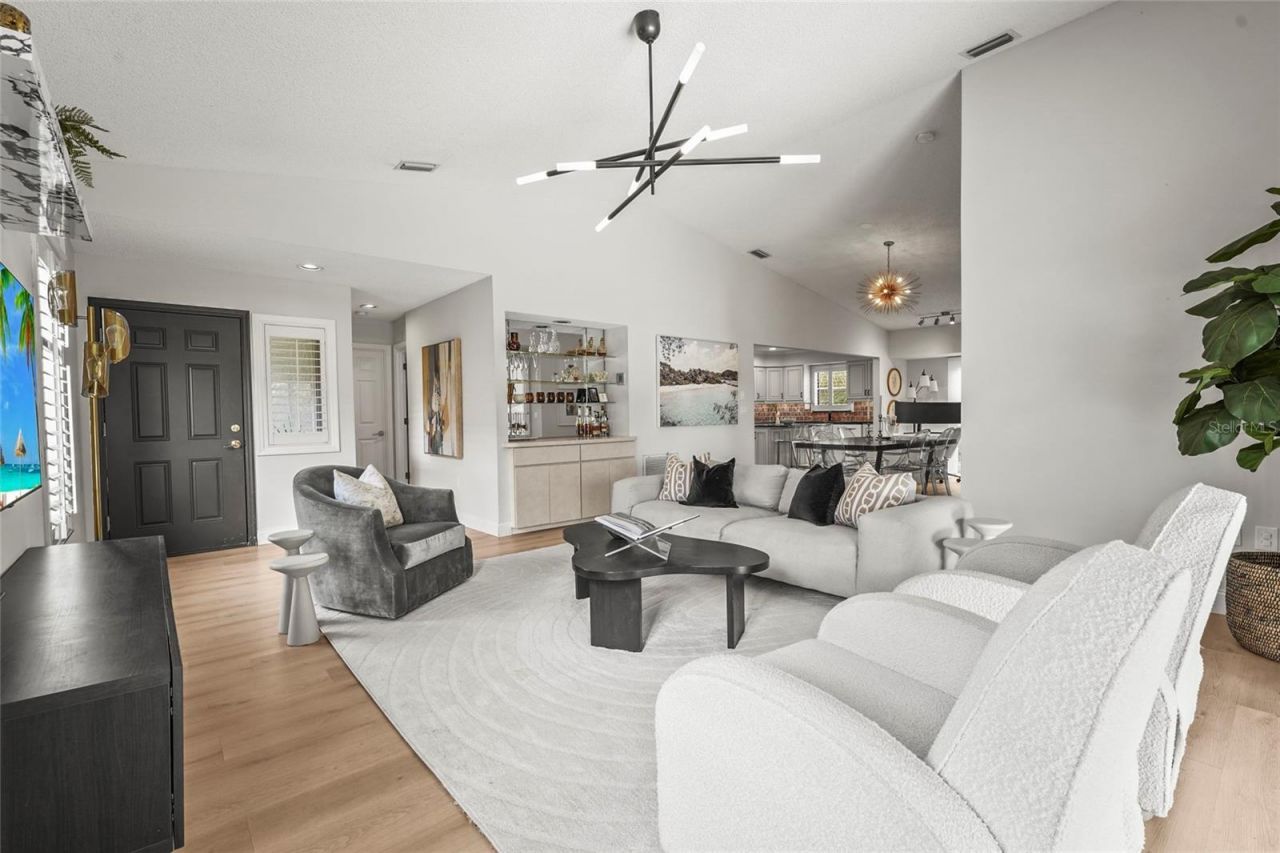 7845 Pine Trace Drive, Sarasota, FL 34243 Photo