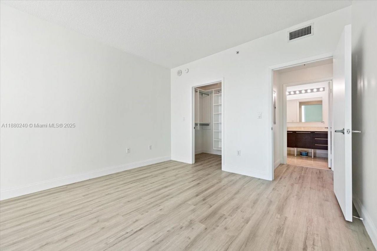 1900 N Bayshore Dr, Unit 1509, Miami, FL 33132 Photo