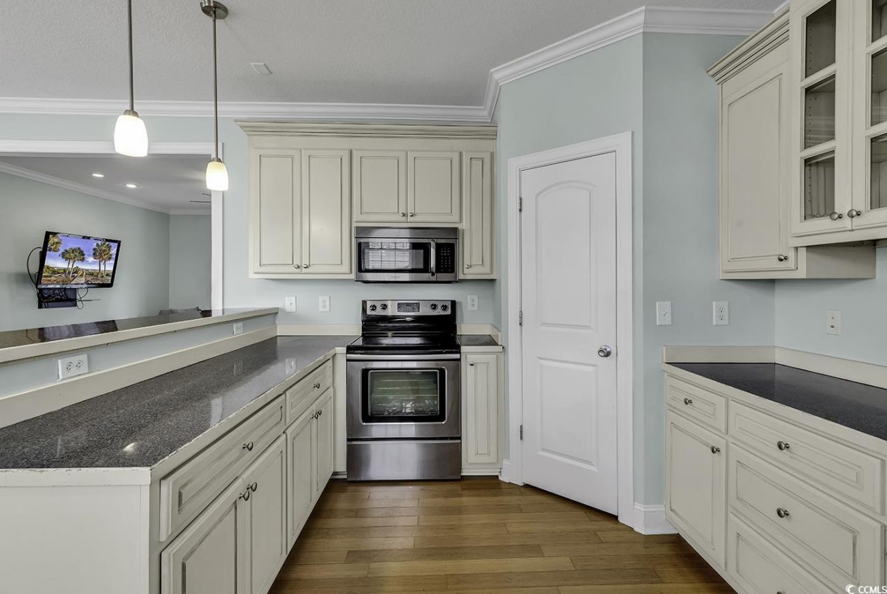 6 Cottage Dr. Photo 9