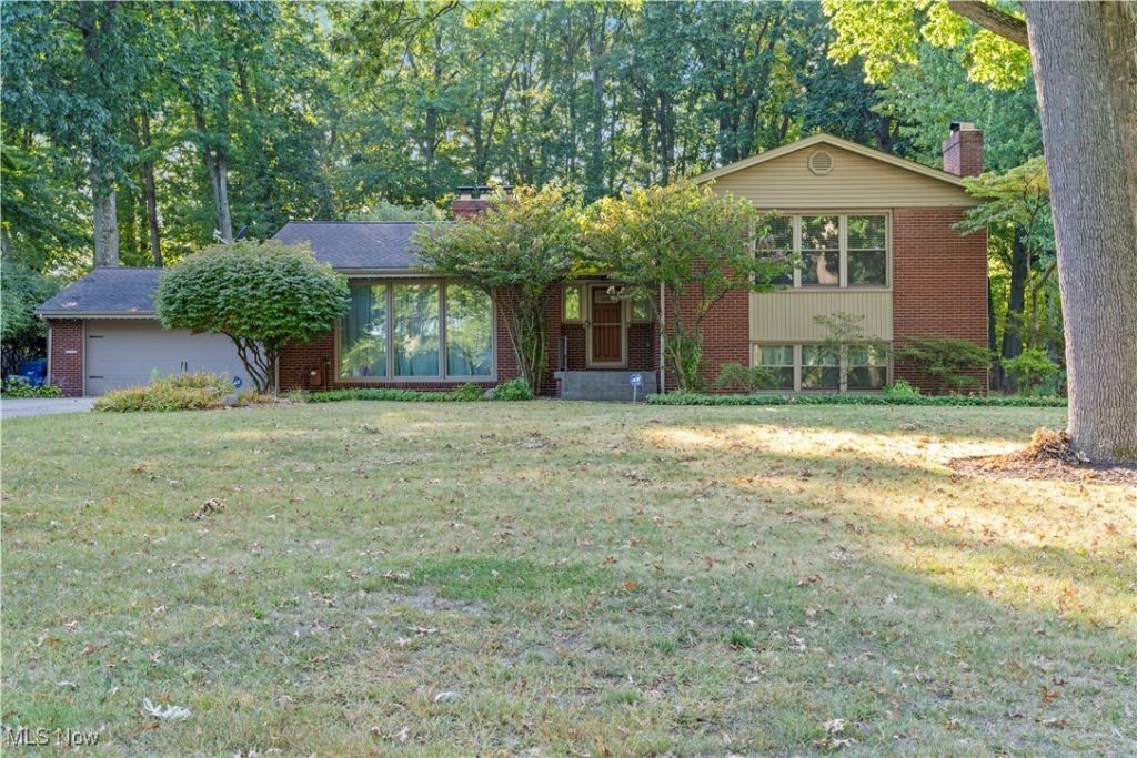 3530 Fifth Avenue, Youngstown, OH 44505 Main Photo