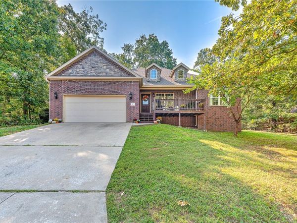 27 NW Aveton Lane, Bella Vista, AR 72714