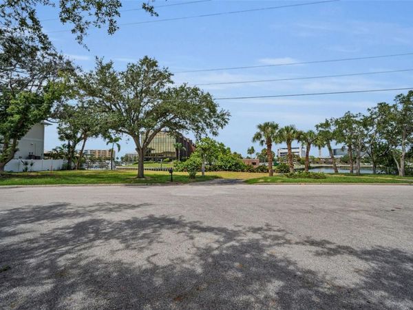 56 SANDPIPER ROAD, TAMPA, FL 33609