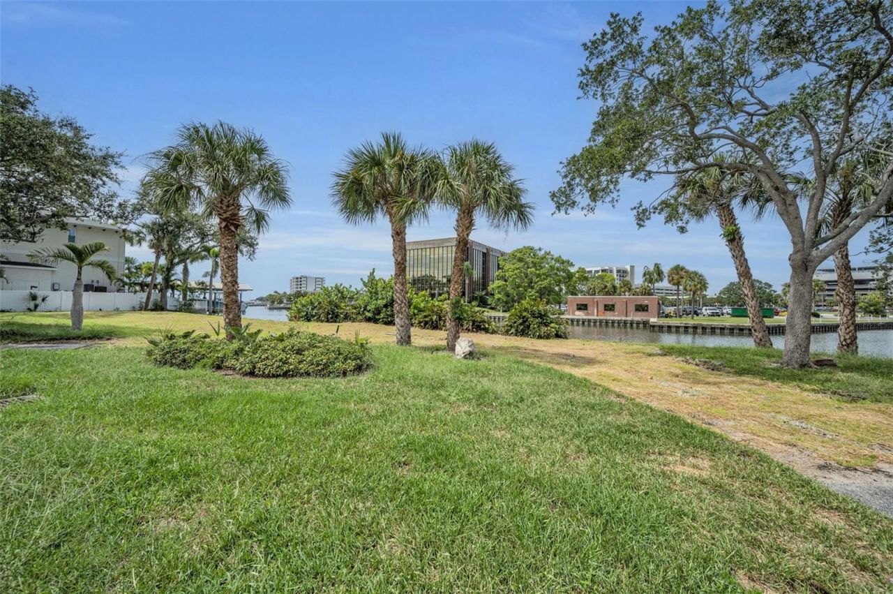 56 Sandpiper Road, Tampa, FL 33609 Photo