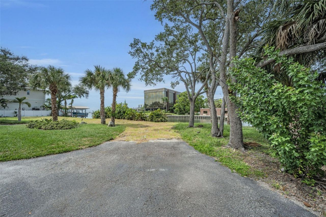 56 Sandpiper Road, Tampa, FL 33609 Photo