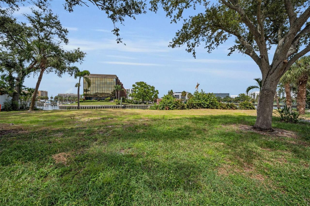 56 Sandpiper Road, Tampa, FL 33609 Photo