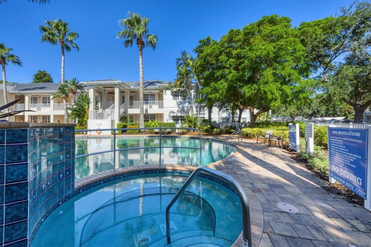 3604 54th Drive W, Unit 202, Bradenton, FL 34210 Photo