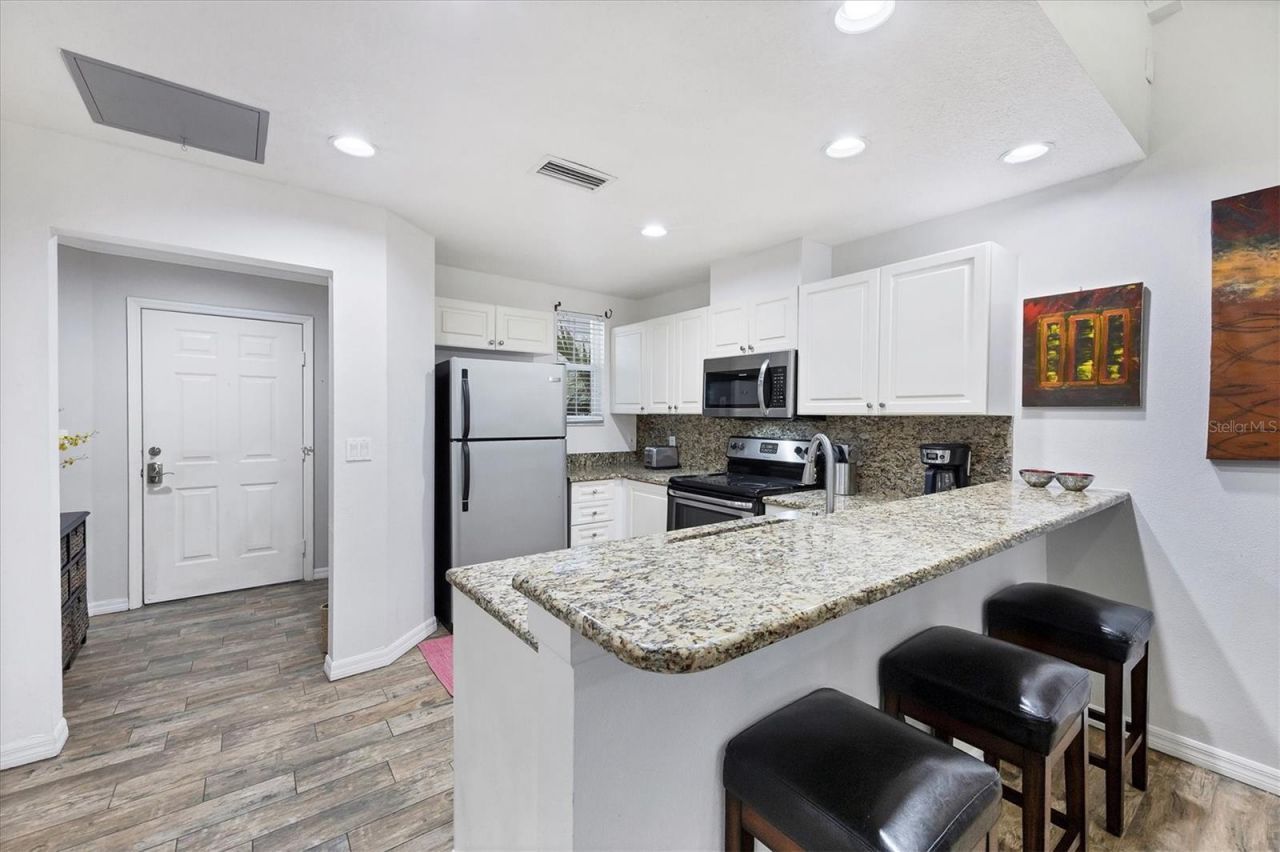 3604 54th Drive W, Unit 202, Bradenton, FL 34210 Photo