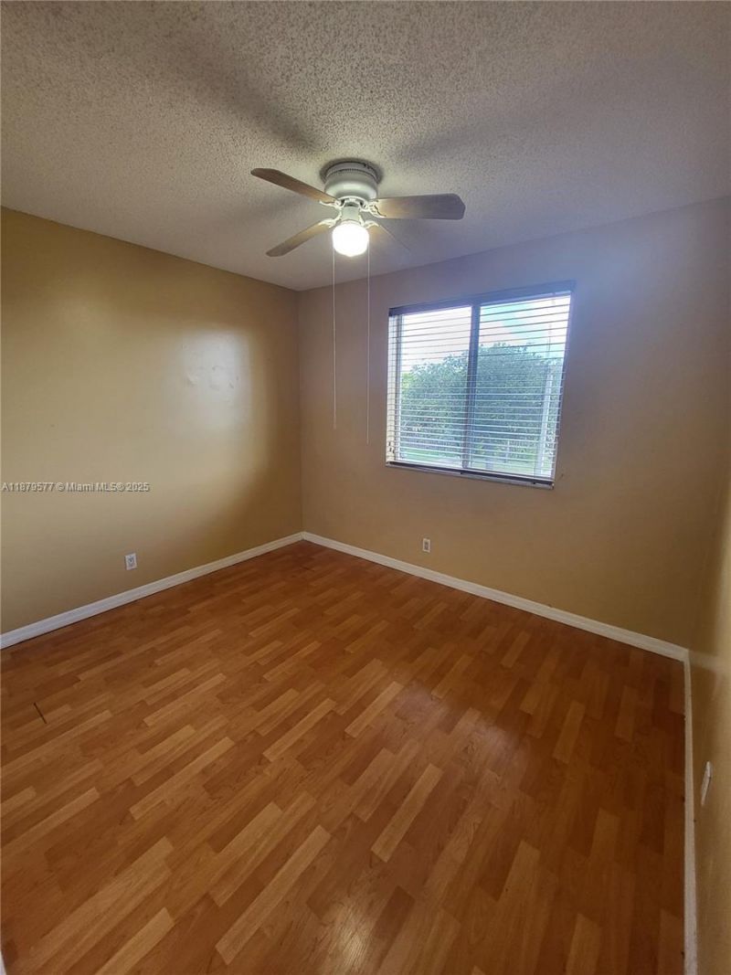 820 NE 212th Ter, Unit 6, Miami, FL 33179 Photo