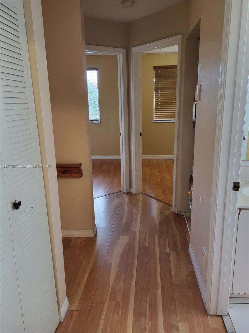 820 NE 212th Ter, Unit 6, Miami, FL 33179 Photo
