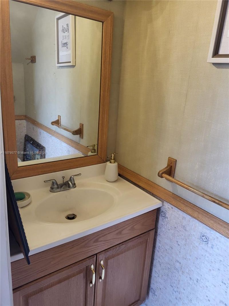820 NE 212th Ter, Unit 6, Miami, FL 33179 Photo