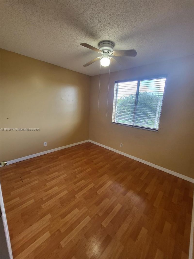 820 NE 212th Ter, Unit 6, Miami, FL 33179 Photo