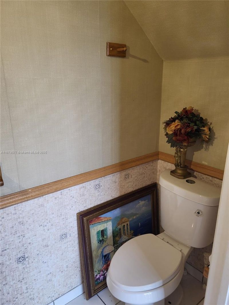 820 NE 212th Ter, Unit 6, Miami, FL 33179 Photo
