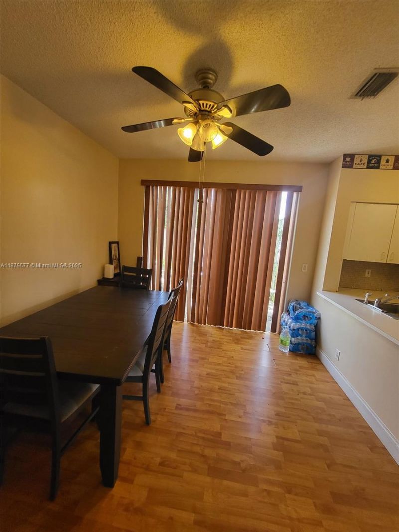 820 NE 212th Ter, Unit 6, Miami, FL 33179 Photo
