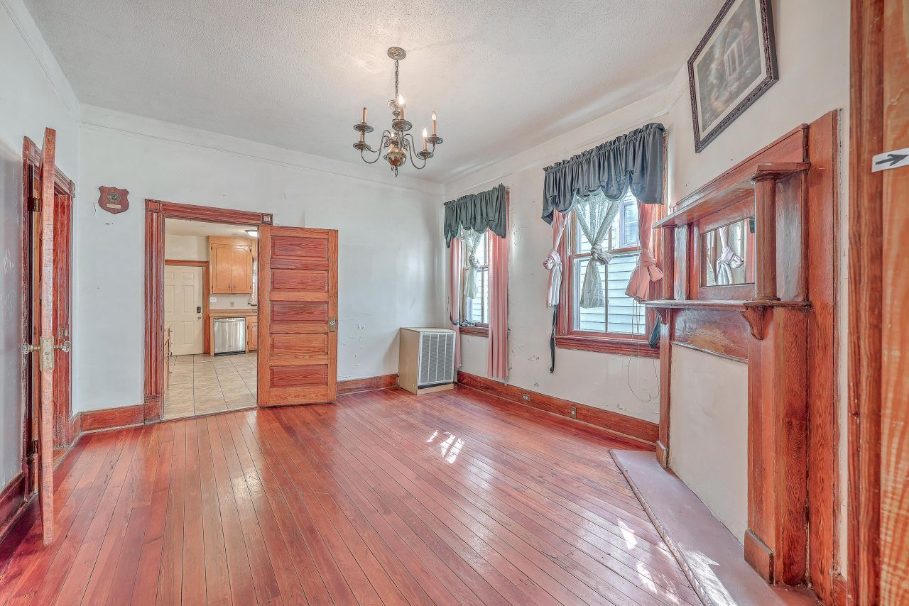 380 Ashley Avenue Photo 12