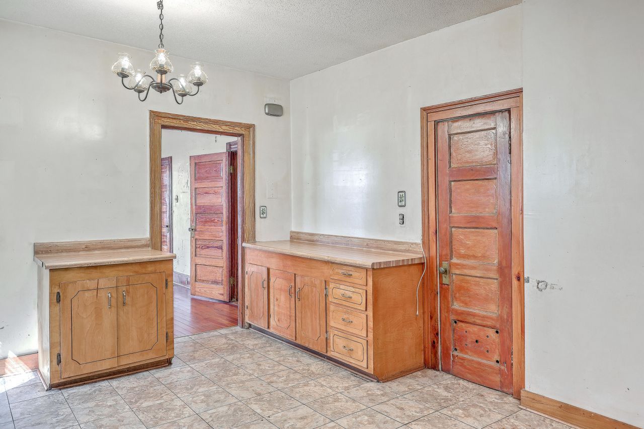 380 Ashley Avenue Photo 19