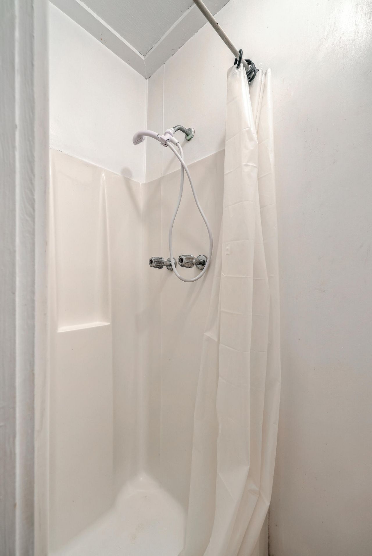 380 Ashley Avenue Photo 21