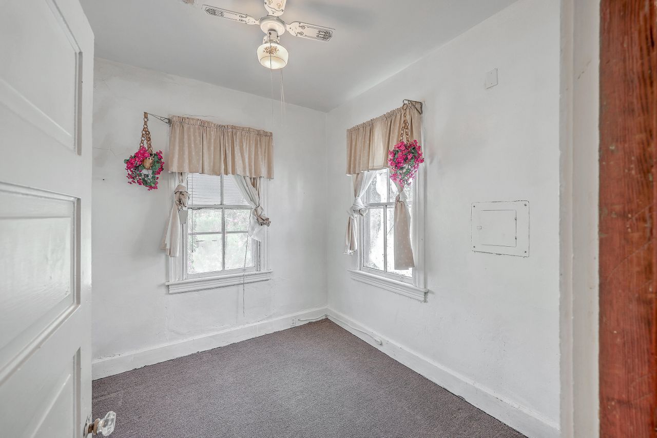 380 Ashley Avenue Photo 23