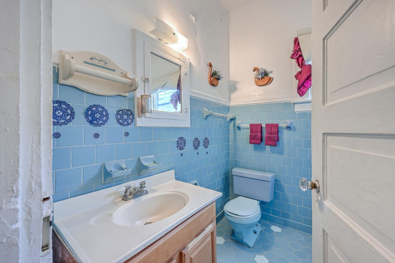 380 Ashley Avenue Photo 30