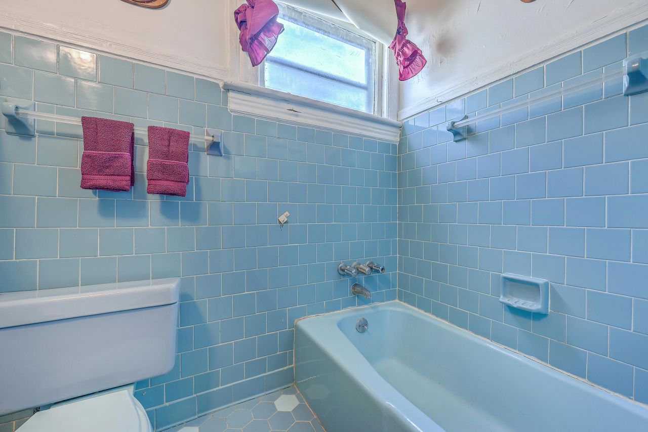 380 Ashley Avenue Photo 31