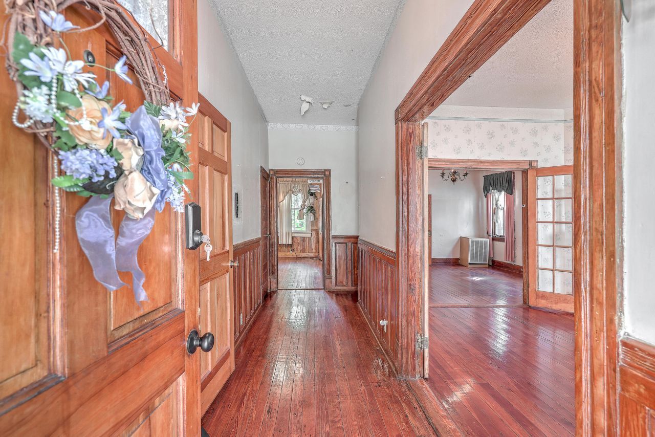 380 Ashley Avenue Photo 7