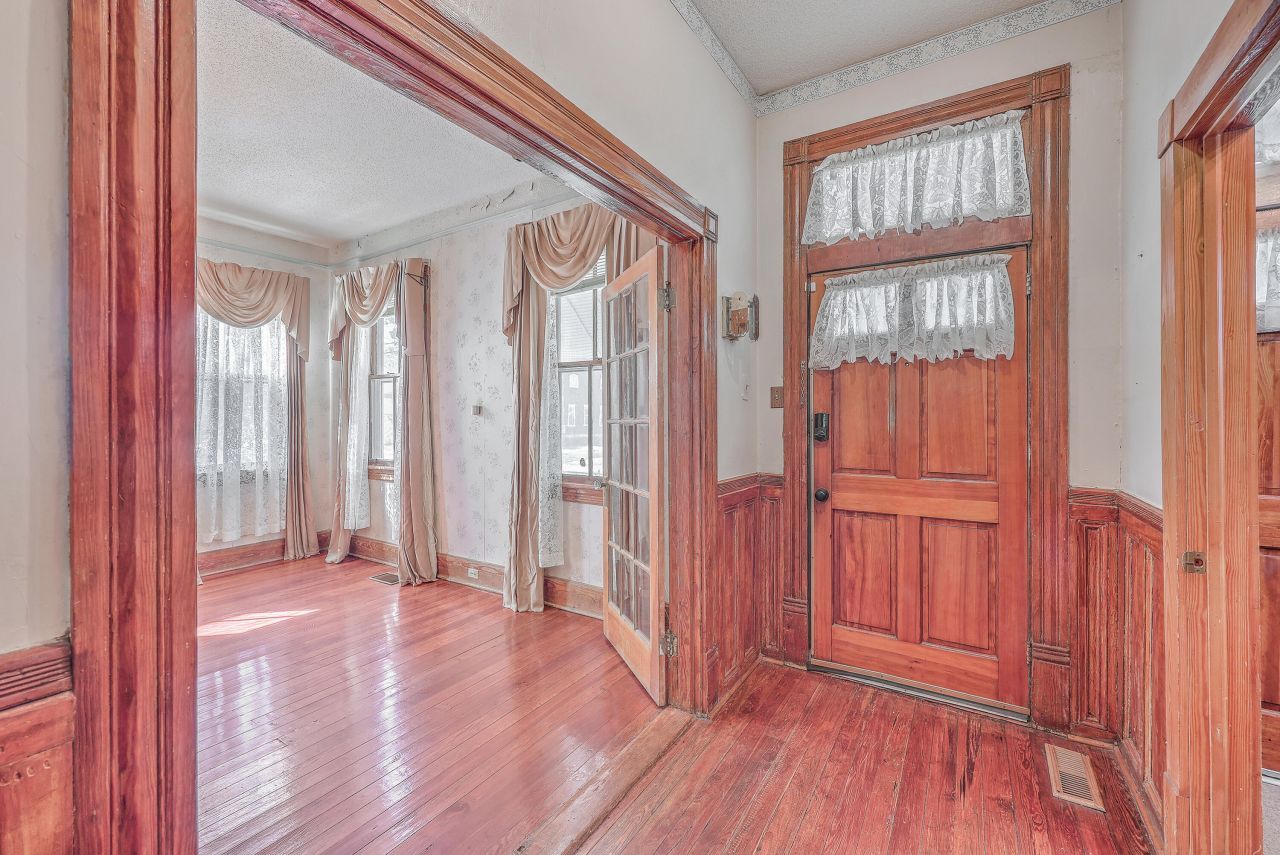 380 Ashley Avenue Photo 8