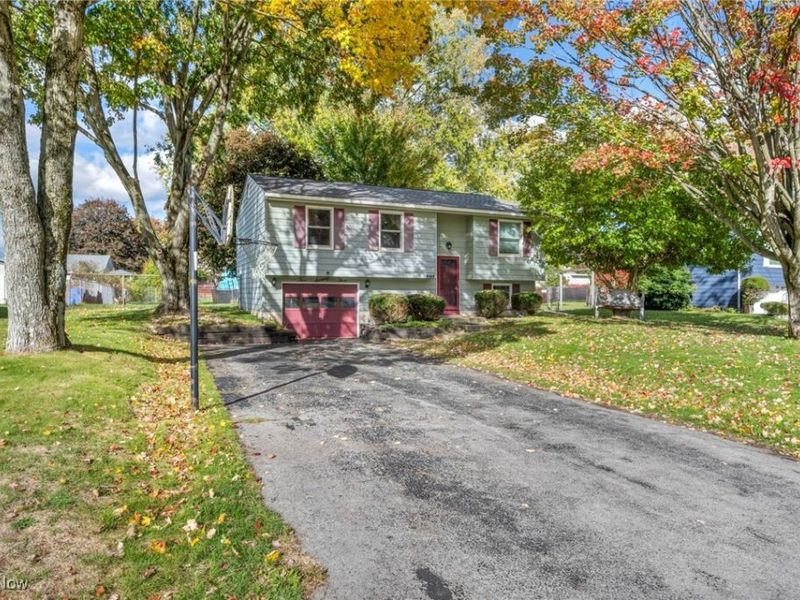 273 Atwood Street NW, Champion, OH 44483 Photo 3