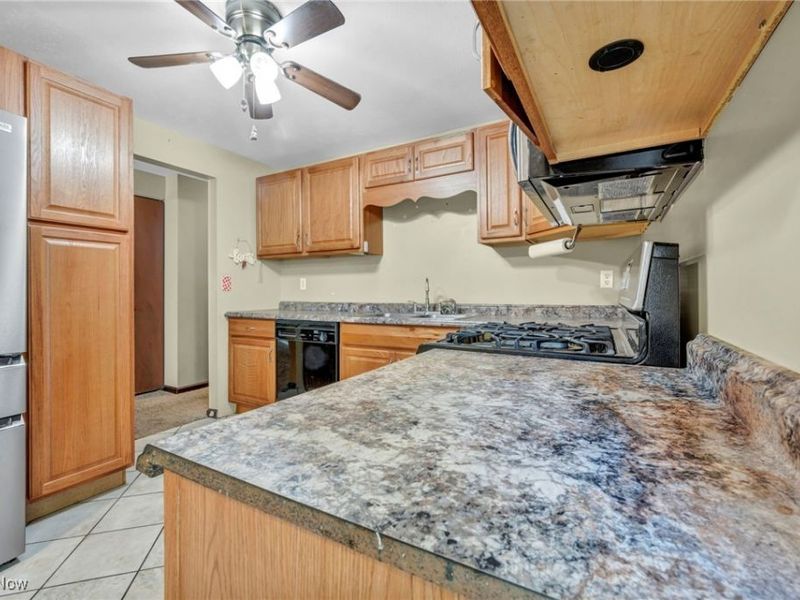 273 Atwood Street NW, Champion, OH 44483 Photo 8