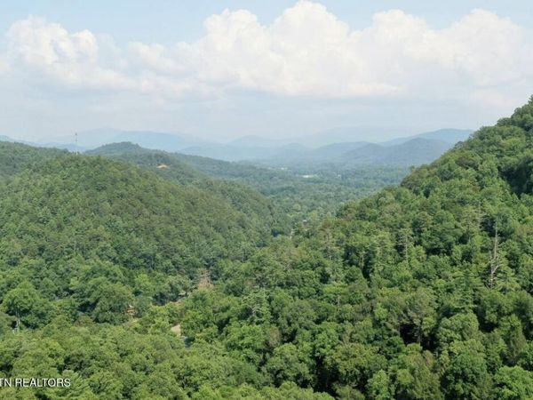 165 Anatole Pass, Townsend, TN 37882