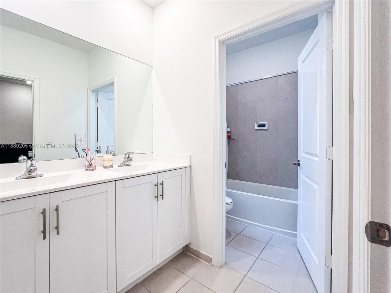 1420 SE 26th Rd, Homestead, FL 33035 Photo