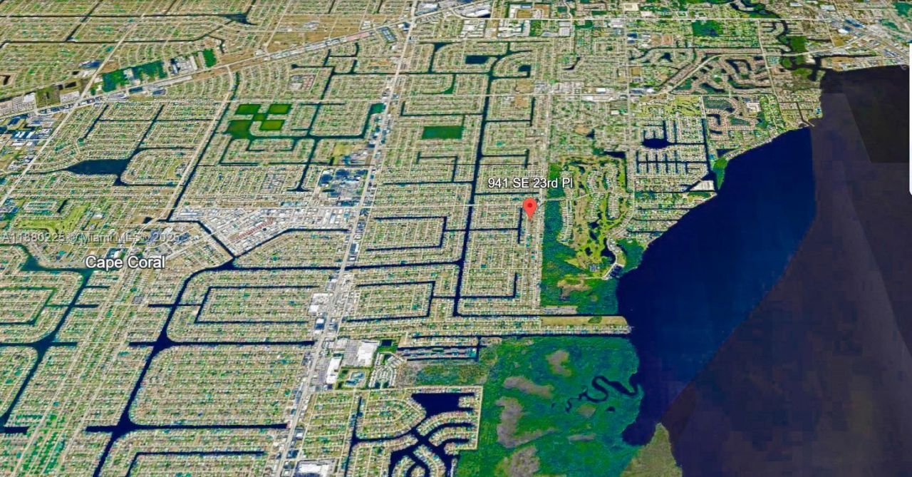 941 SE 23 Place, Cape Coral, FL 33990 Photo