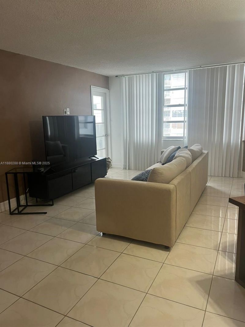 2750 NE 183rd St, Unit 1612, Aventura, FL 33160 Photo