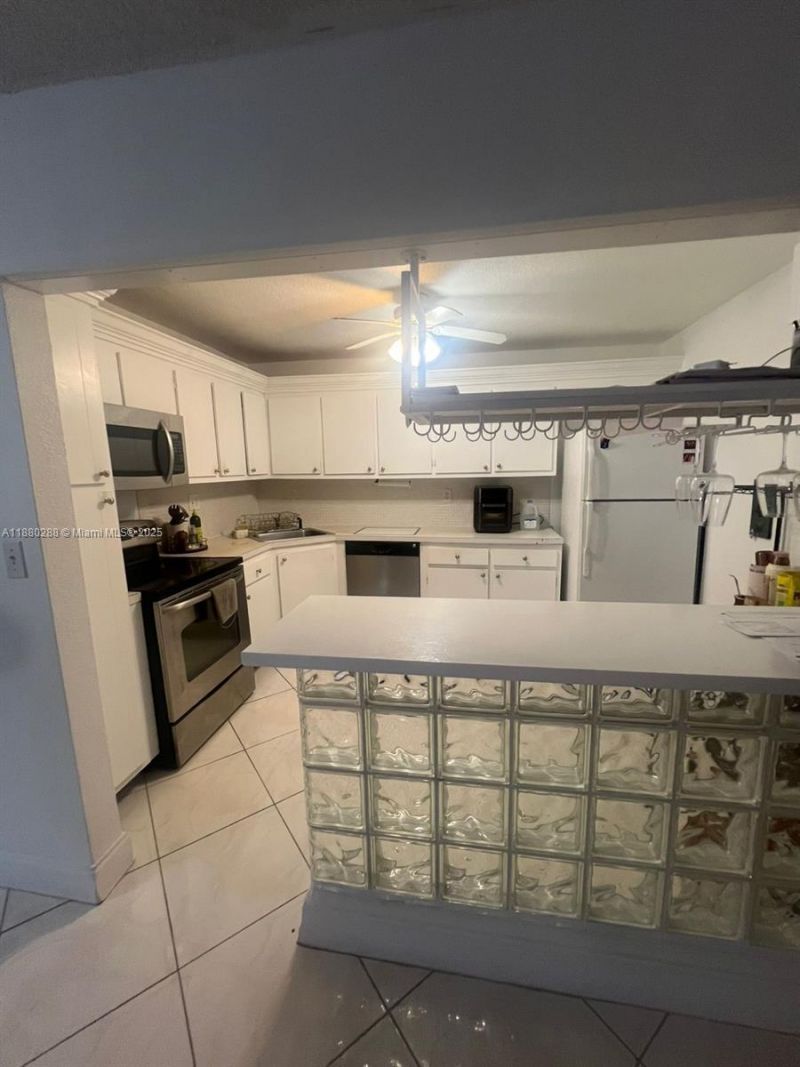 2750 NE 183rd St, Unit 1612, Aventura, FL 33160 Photo