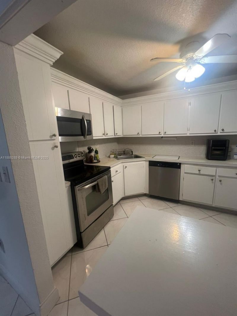2750 NE 183rd St, Unit 1612, Aventura, FL 33160 Photo