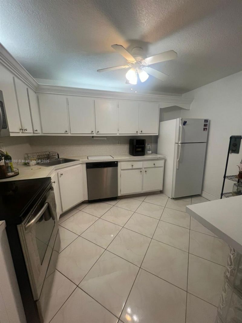 2750 NE 183rd St, Unit 1612, Aventura, FL 33160 Photo