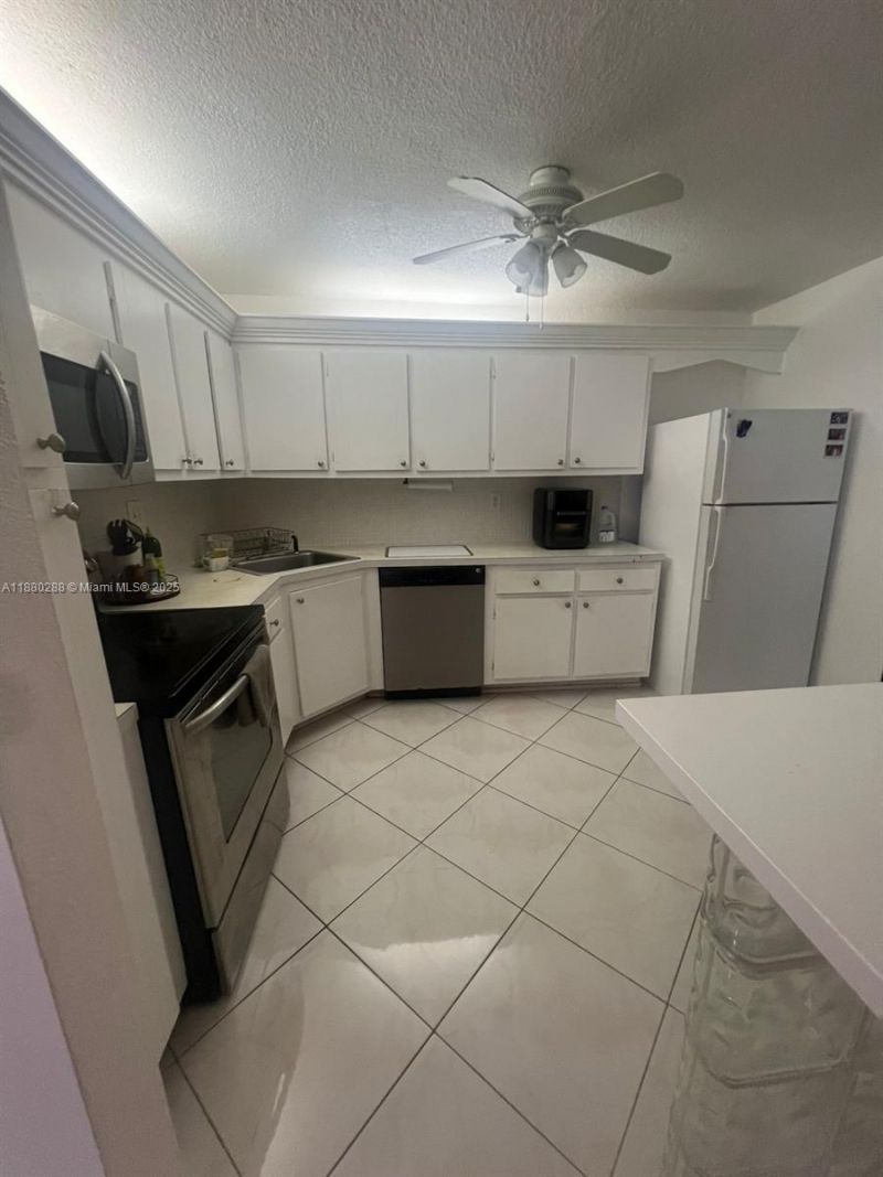 2750 NE 183rd St, Unit 1612, Aventura, FL 33160 Photo